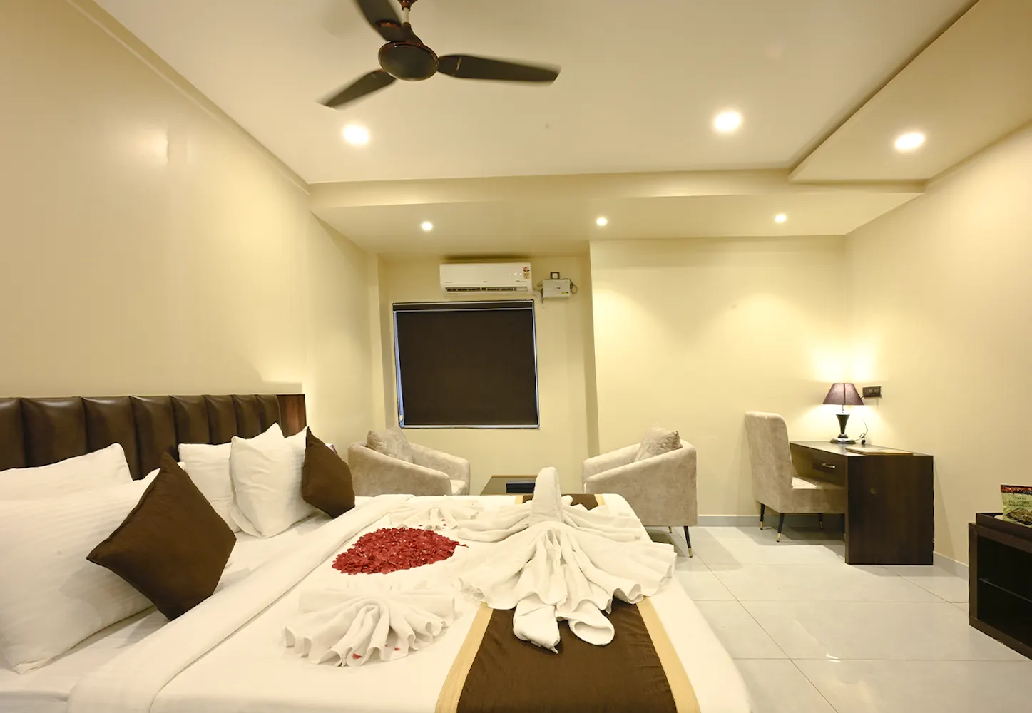 Room Gallery Image 3